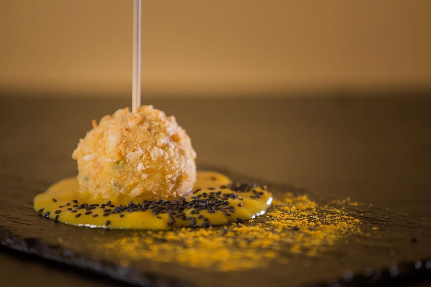 Bocconcino di pollo con salsa allo zafferano